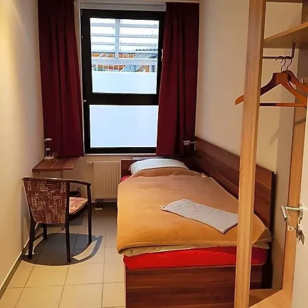 אכסניה Gaestehaus Zum Padre *