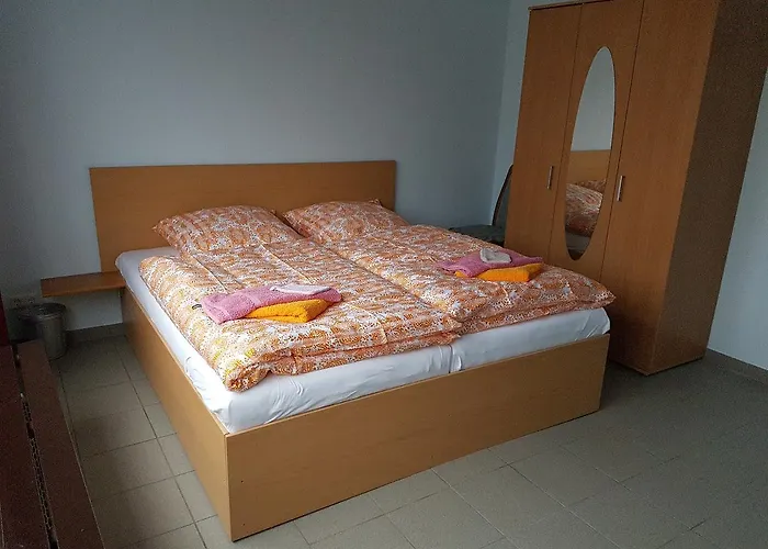 Gaestehaus Zum Padre بيت شباب غوخ